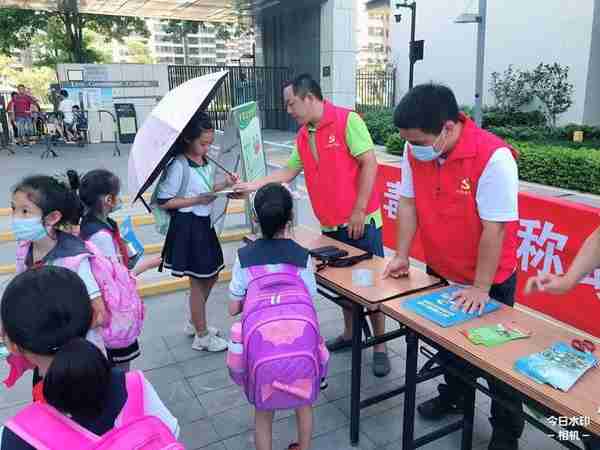 禁毒宣传“接地气”，大礼包送到家！