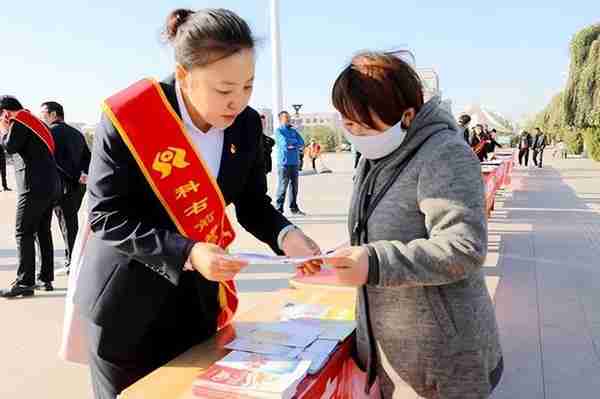 从经济学方面，浅析财政支持与金融发展的贫困减缓效应现状